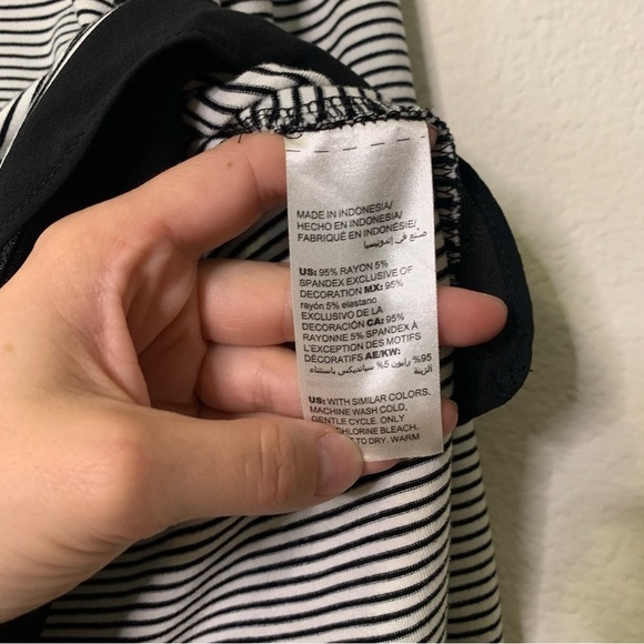 Women's Chico's Black and White Striped Tunic Size Large - Picture 7 of 8